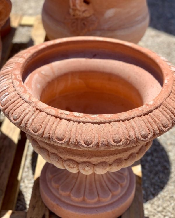 Vaso a calice in terracotta - immagine 2