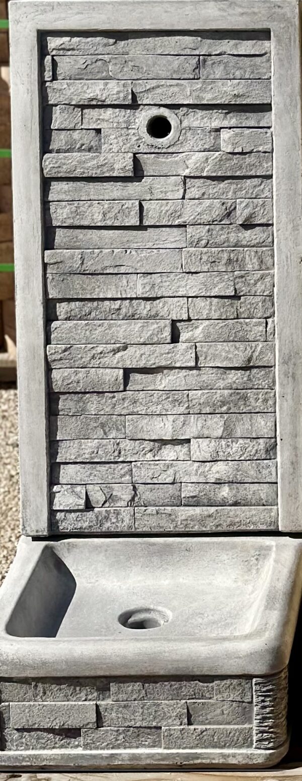 Fontana in cemento da muro - immagine 5