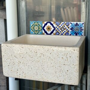 Lavandino a parete in cemento levigato di alta qualità artigianale