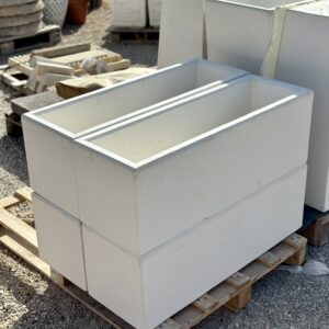 Vaso in cemento bianco 90x30x30H