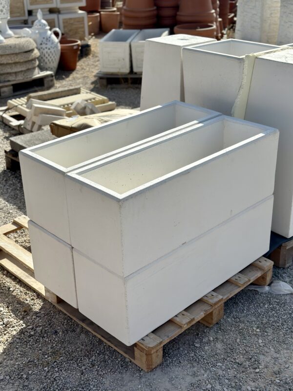 Vaso in cemento bianco 90x30x30H