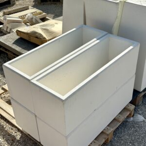 Vaso in cemento bianco 90x30x30H