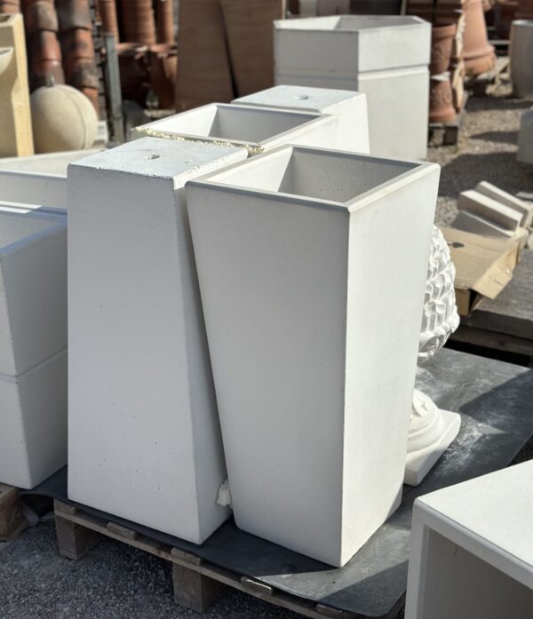 Vaso alto in cemento Bianco