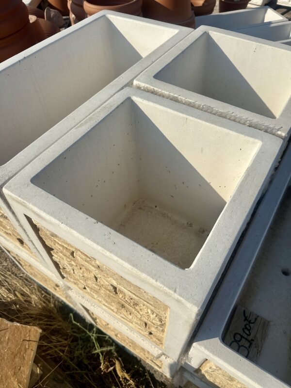Vaso in cemento effetto pietra per esterno 40x40 - immagine 2