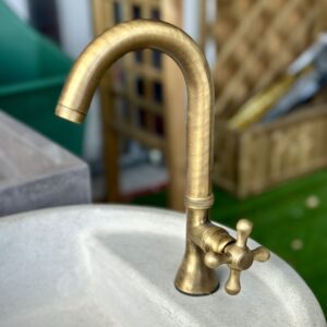 Rubinetto in ottone brunito a collo d’oca R26