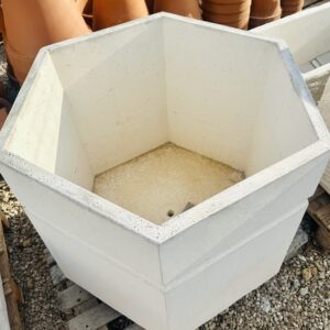 Vaso esagonale in cemento bianco fioriera