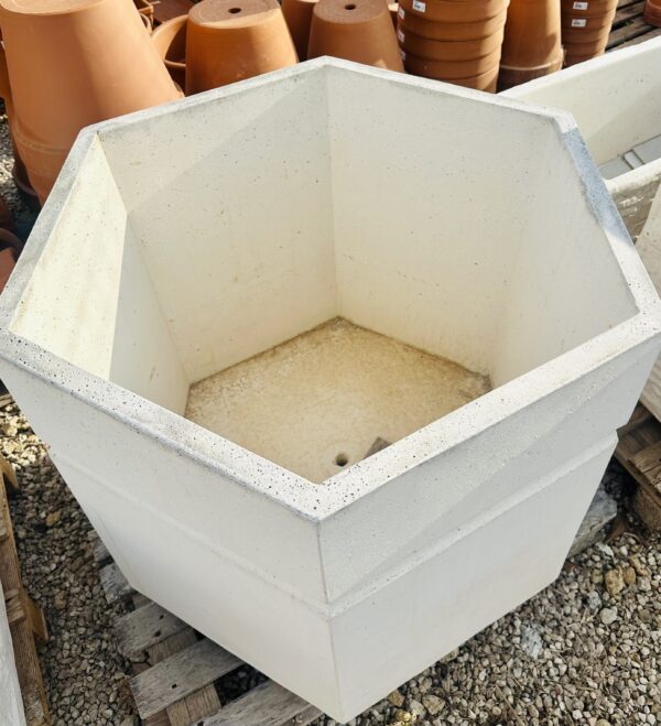 Vaso esagonale in cemento bianco fioriera - immagine 2
