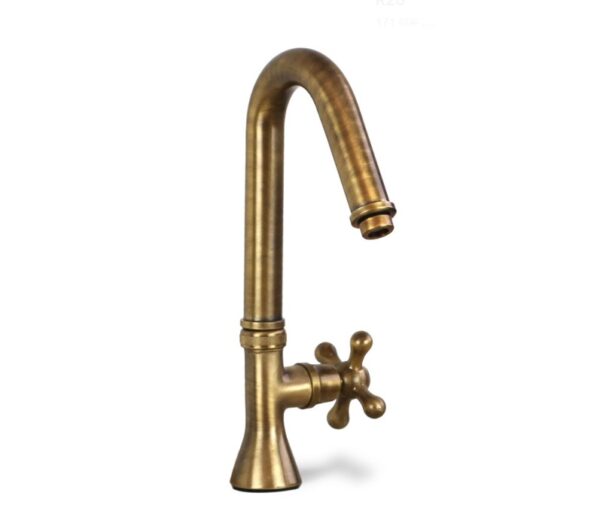 Rubinetto in ottone brunito a collo d'oca