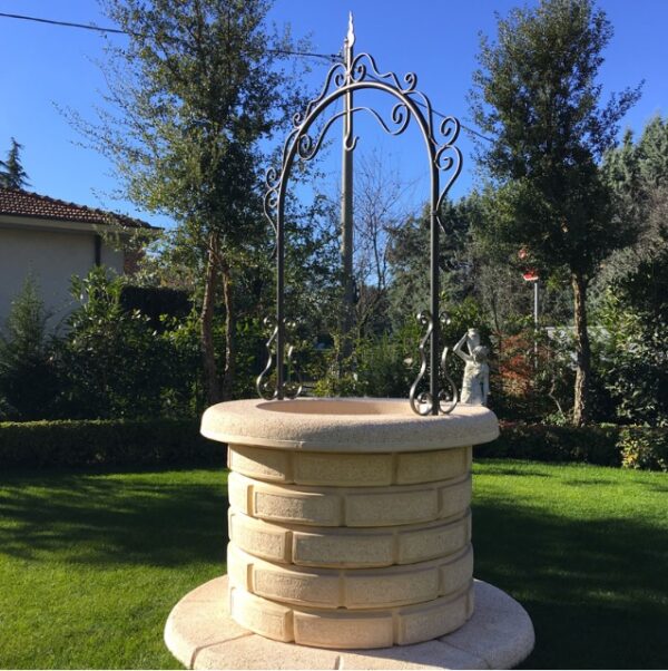 Pozzo da giardino in cemento e granulato di marmo Stromboli - immagine 2