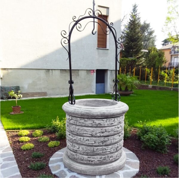 Pozzo decorativo da giardino, in cemento e granulato di marmo Vulcano
