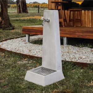 Fontana moderna da giardino Oslo 38x38x90 completa di griglia