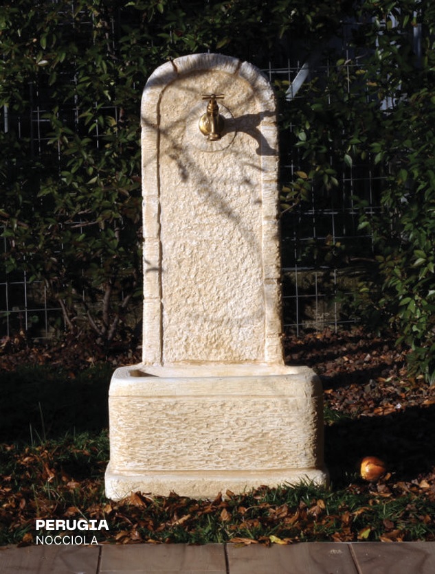 Fontana da esterno Anticata in cemento e granulato di marmo Perugia H83 - immagine 2