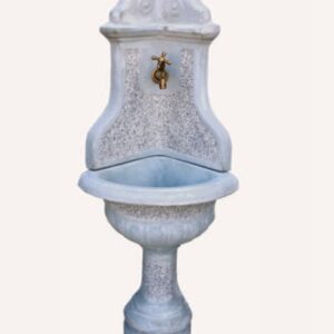 Fontana ad angolo a muro in cemento e granulato di marmo Brenta