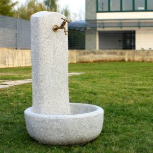 Fontana vedovella in cemento e granulato di marmo Cagliari H100cm