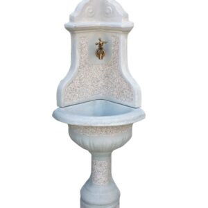 Fontana ad angolo a muro in cemento e granulato di marmo Brenta