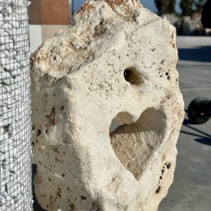 Cuore da giardino in pietra naturale del Salento h98 CM
